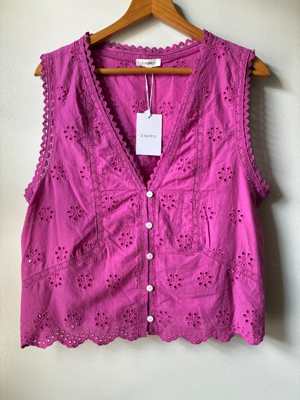 NWT Z SUPPLY PINK BRODERIE ANGLAISE V NECK BUTTONED TANK TOP SIZE M